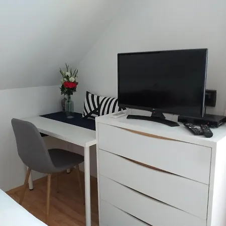 Art Apartmanhaz Balaton-gyenesdias 아파트