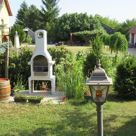 아파트 Art Apartmanhaz Balaton-gyenesdias *