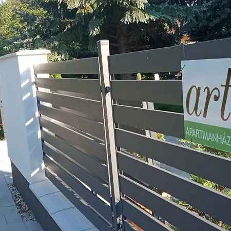 Art Apartmanhaz Balaton-gyenesdias *